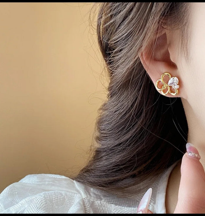 Zirconia earrings