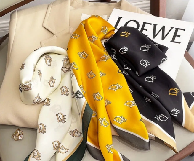 Scarf floral 194-03 High-quality satin