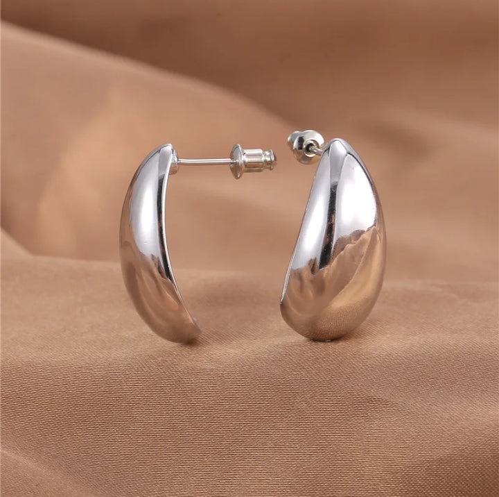 Bottega stud earring
