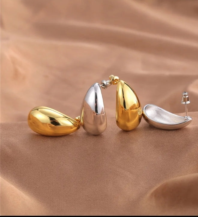 Bottega stud earring