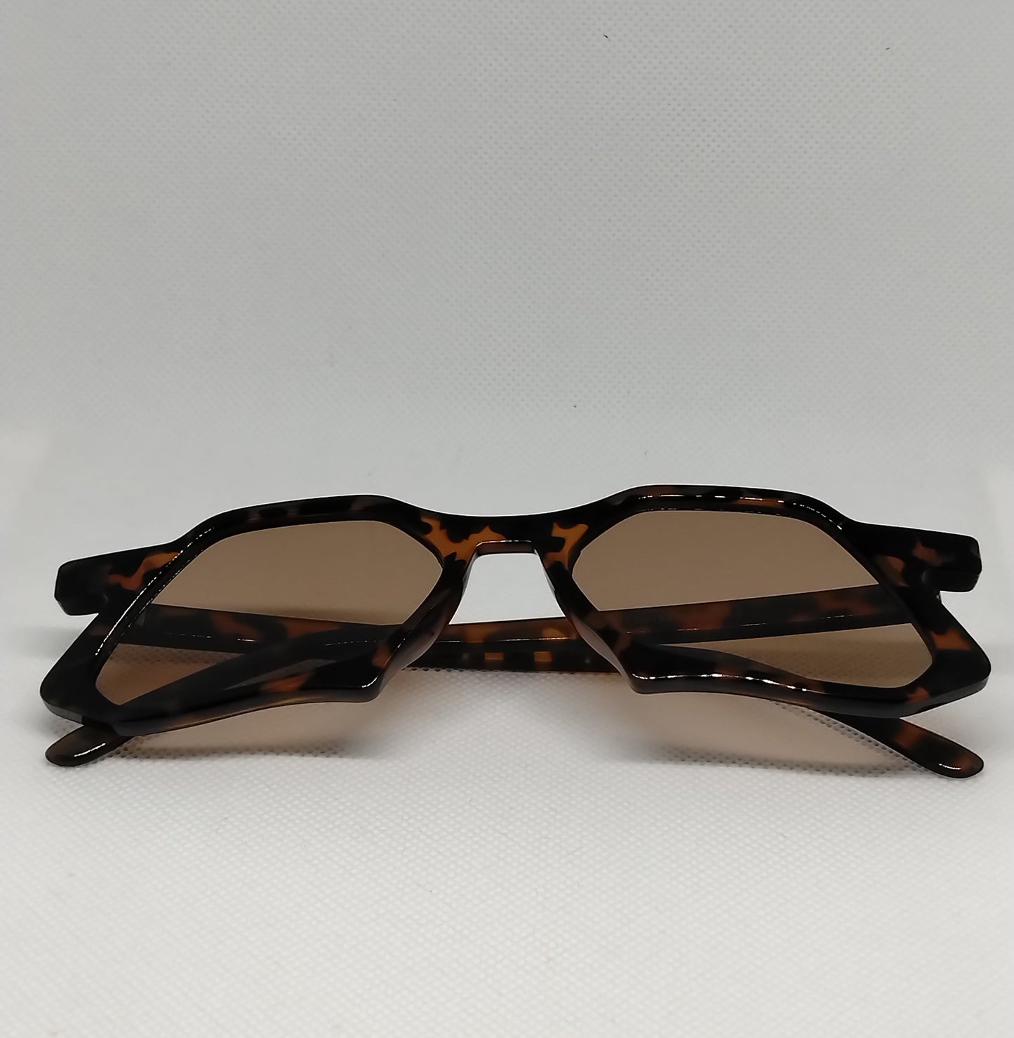 Sunglasses line Brown