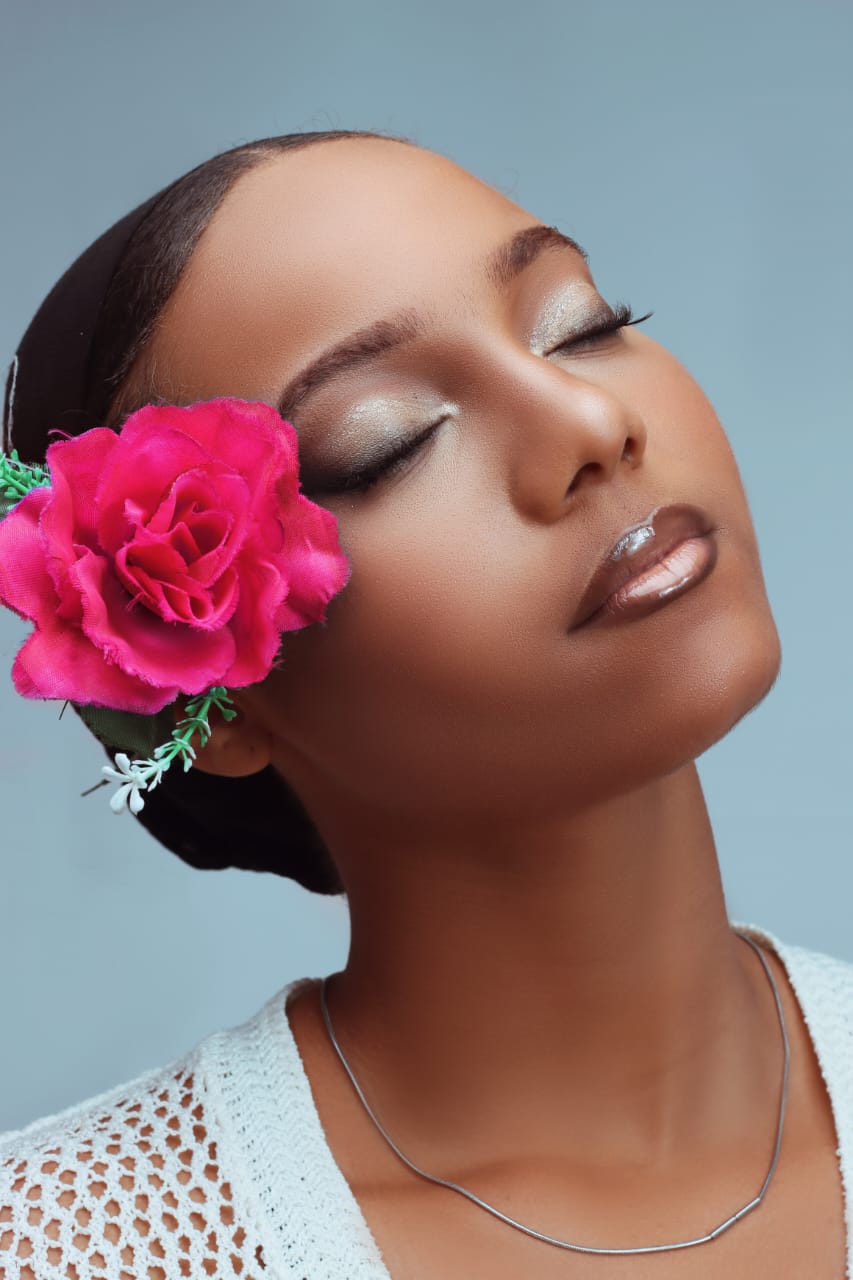 ZURI LIPGLOSS