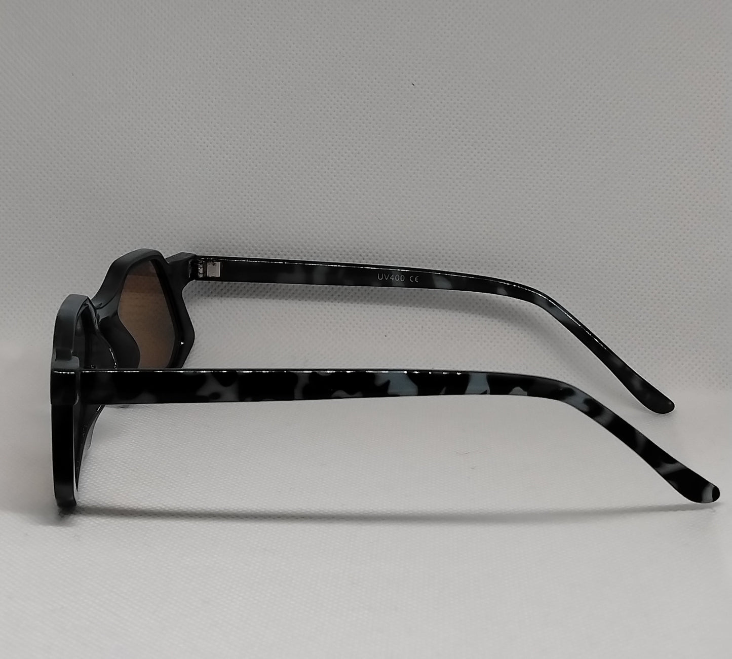 Sunglasses line Grey