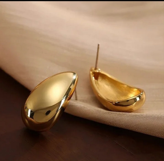 Bottega stud earring